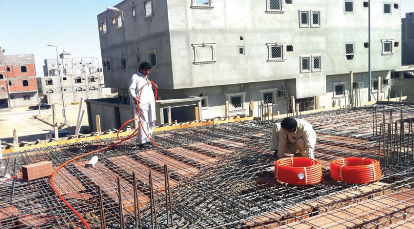 سوء تنفيذ المقاولين للمشاريع يُهدد بانهيار المباني السكنية في الطائف