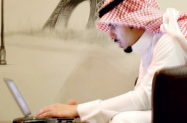 السعودي يستخدم «الإنترنت»
بمتوسط 8 ساعات يوميا