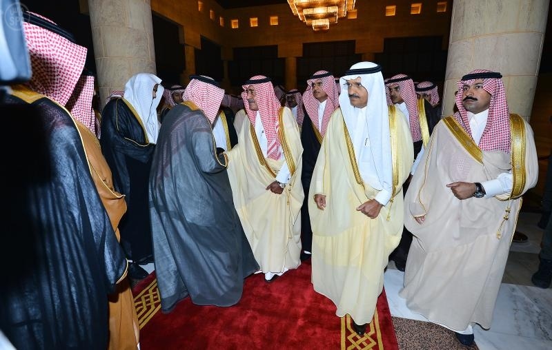 الأمير مقرن بن عبدالعزيز يستقبل المبايعين بمناسبة اختياره ولياً لولي العهد