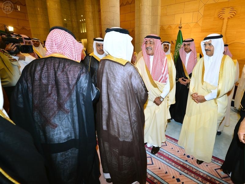 الأمير مقرن بن عبدالعزيز يستقبل المبايعين بمناسبة اختياره ولياً لولي العهد