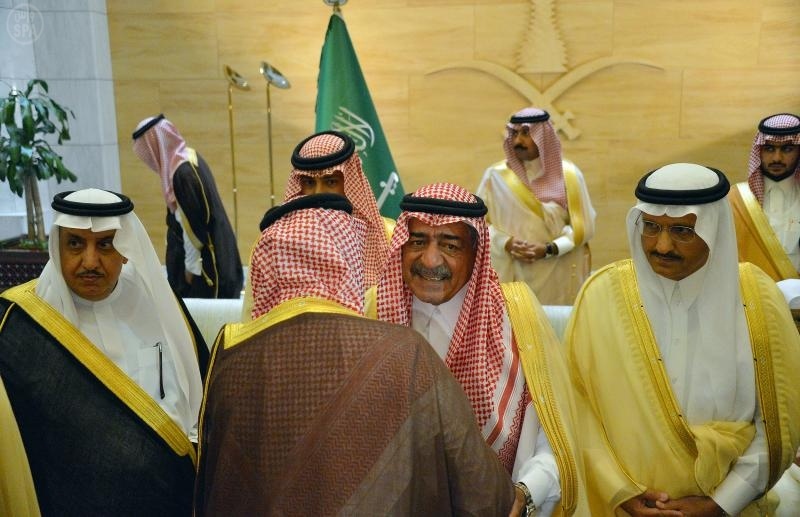 الأمير مقرن بن عبدالعزيز يستقبل المبايعين بمناسبة اختياره ولياً لولي العهد