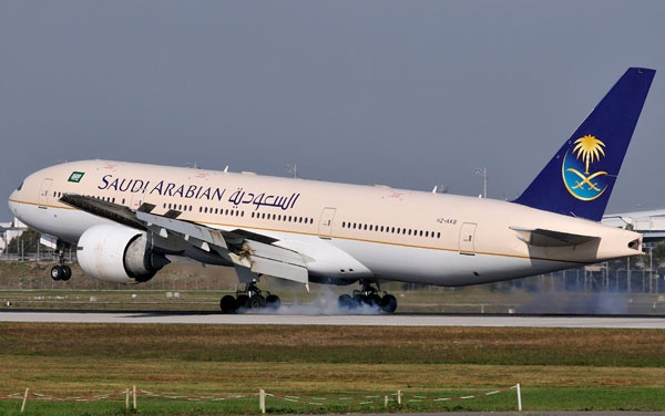 "السعودية" تحطم رقم "طيران الإمارات" بأطول رحلة طيران في العالم