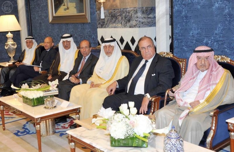 ولي العهد وملك أسبانيا يعقدان اجتماعاً ثنائياً