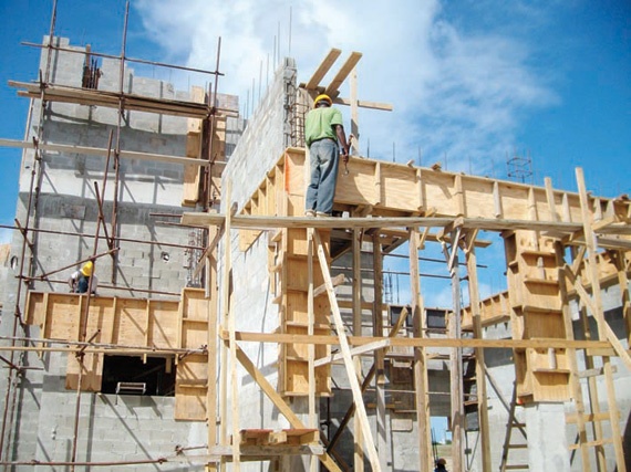 عقاريون: خروج شركات تطوير عقاري من السوق وتقليص أعمال البناء والتشييد