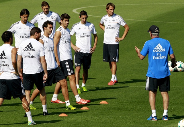 أنشيلوتي: ريال مدريد سيضم مهاجما بعد المونديال