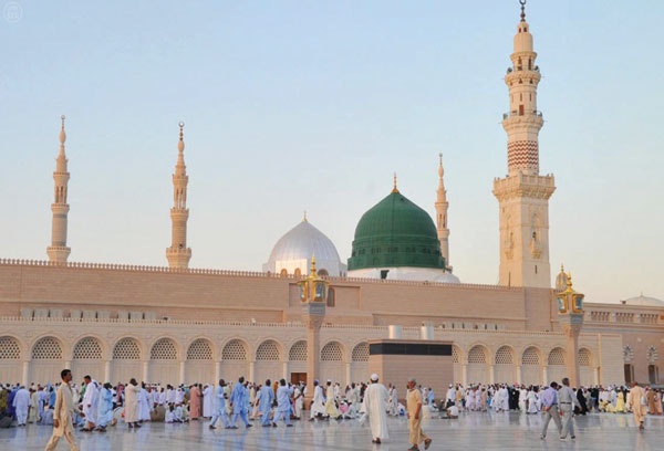 5000 موظف و13 ألف حافظة مياه في الحرم النبوي