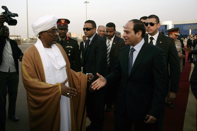 السيسي يختتم زيارة للسودان ويؤكد إنها العمق الاستراتيجي لمصر