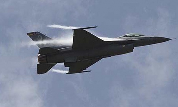 مقتل 17 متمردا في غارة جوية في باكستان