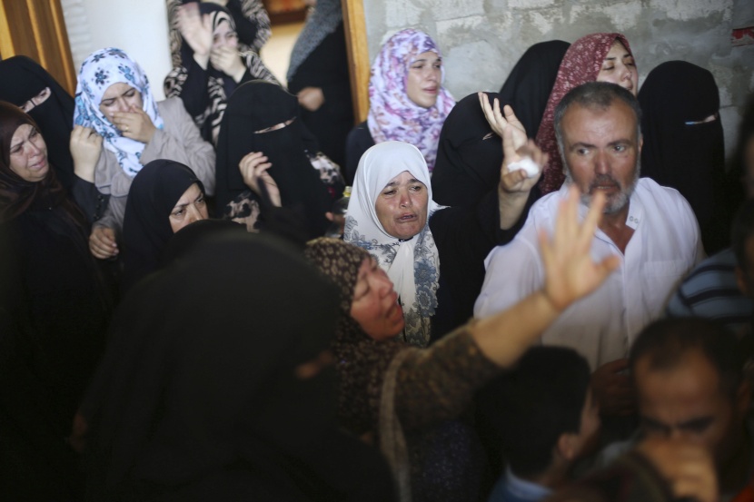 قصة مصورة: الفلسطينيون يواجهون الهمجية الإسرائيلية