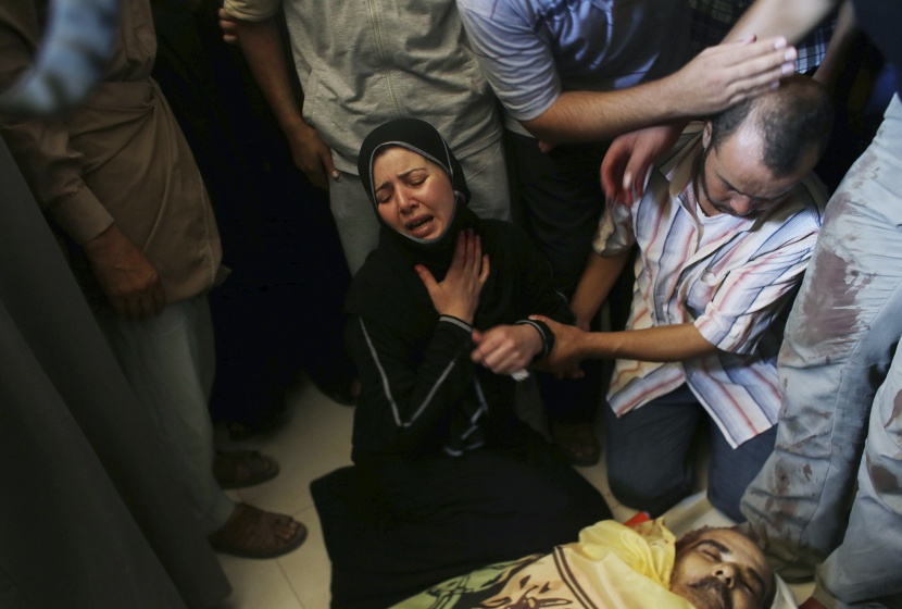 قصة مصورة: الفلسطينيون يواجهون الهمجية الإسرائيلية