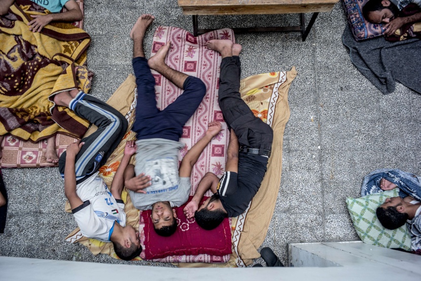 قصة مصورة: الفلسطينيون يواجهون الهمجية الإسرائيلية