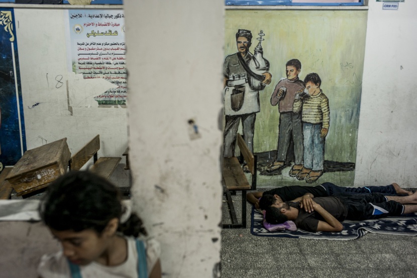قصة مصورة: الفلسطينيون يواجهون الهمجية الإسرائيلية