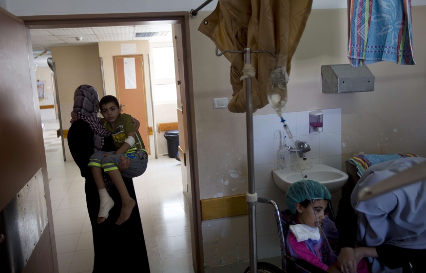 قصة مصورة: الفلسطينيون يواجهون الهمجية الإسرائيلية