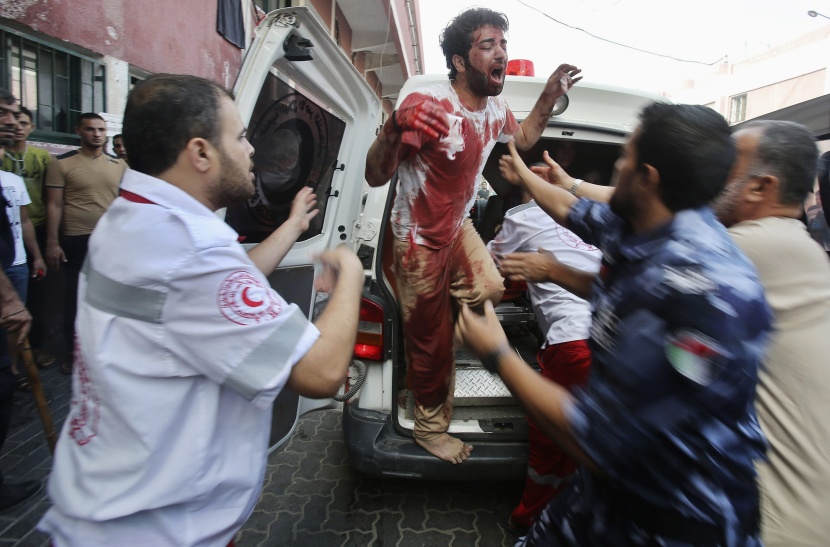 قصة مصورة: الفلسطينيون يواجهون الهمجية الإسرائيلية