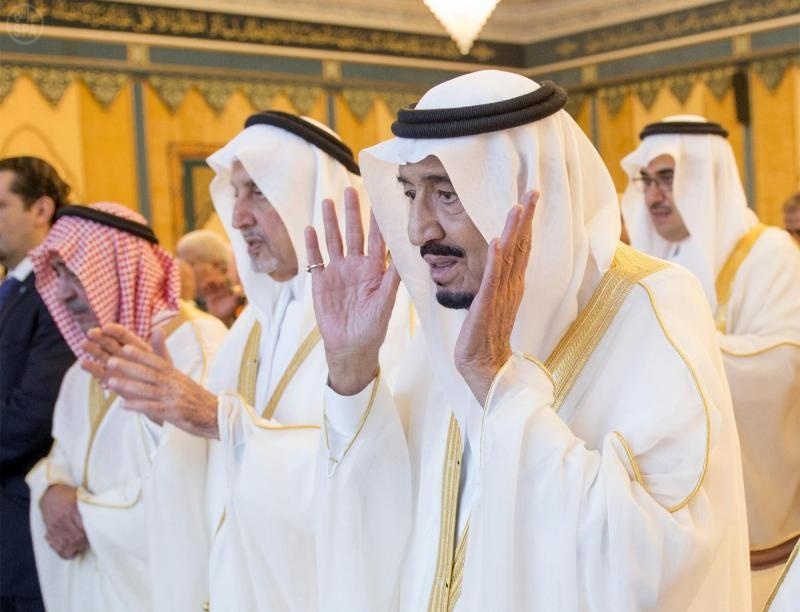 قصة مصورة : صلاة عيد الفطر المبارك في مختلف أنحاء المملكة