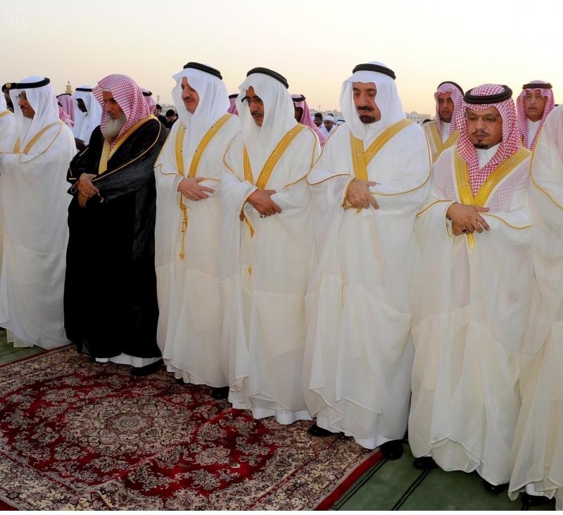 قصة مصورة : صلاة عيد الفطر المبارك في مختلف أنحاء المملكة