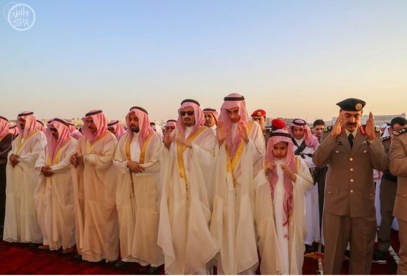 قصة مصورة : صلاة عيد الفطر المبارك في مختلف أنحاء المملكة