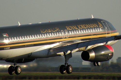 الملكية الأردنية تستأنف رحلاتها إلى بغداد بعد تعليقها ليوم واحد بسبب الأوضاع الامنية