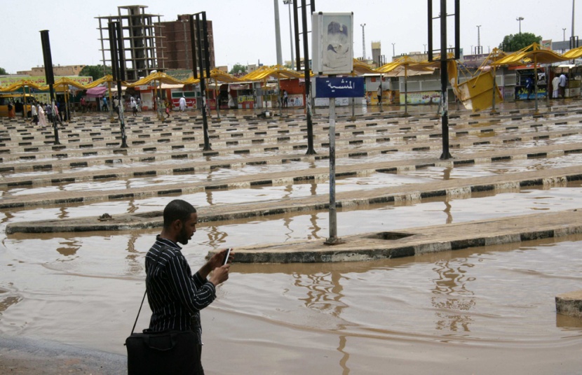 ضحايا فيضانات اتت على 3000 آلاف منزل في السودان يشكون بطء وصول المساعدات