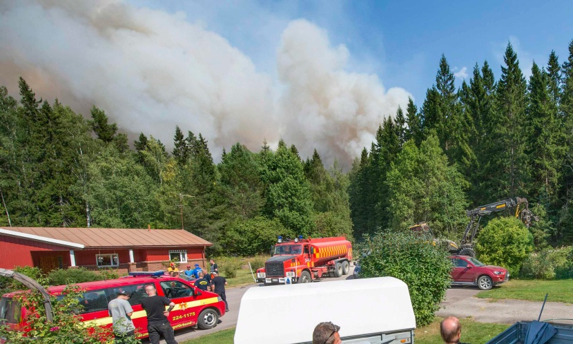 قصة مصورة: وفاة شخص واجلاء المئات جراء أكبر حريق غابات في تاريخ السويد الحديث