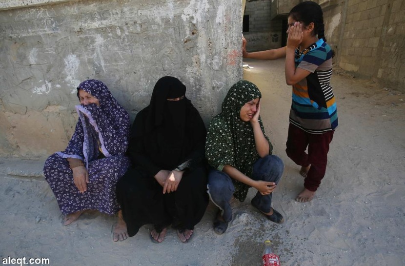 نازحو غزة يعودون إلى بيوتهم المدمرة بعد دخول التهدئة حيز التنفيذ