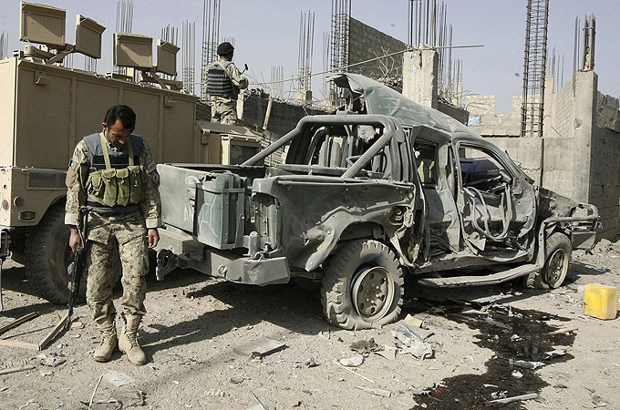 مقتل تسعة من ضباط الجيش في تفجيرات في أفغانستان