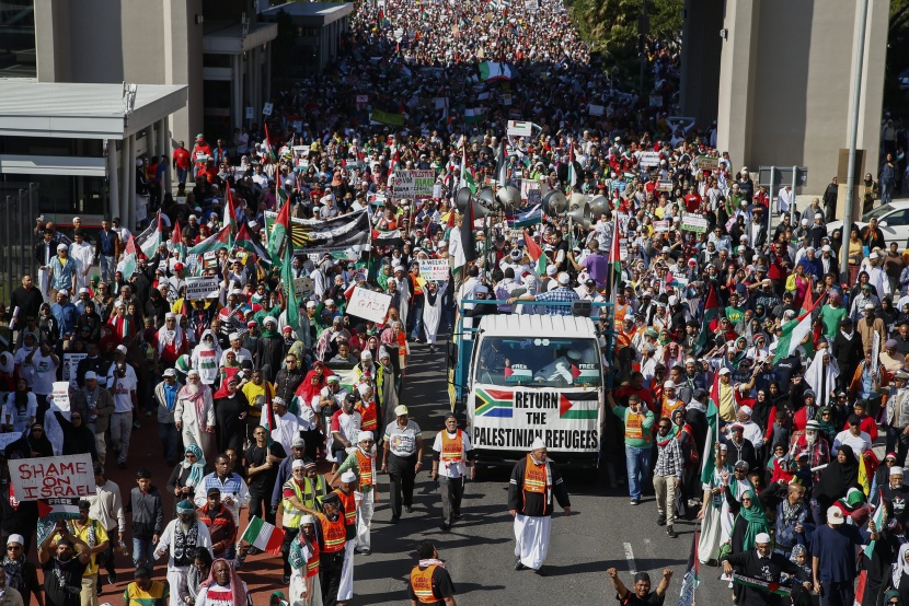 عشرات الالاف يتظاهرون في جنوب افريقيا تنديدا بالهجوم الاسرائيلي على غزة