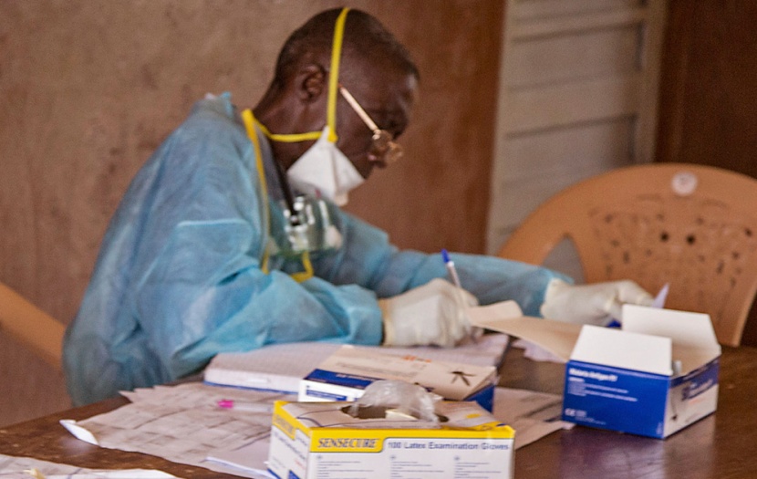 نيجيريا تحظر نقل الجثث عبر الحدود مع انتشار إيبولا