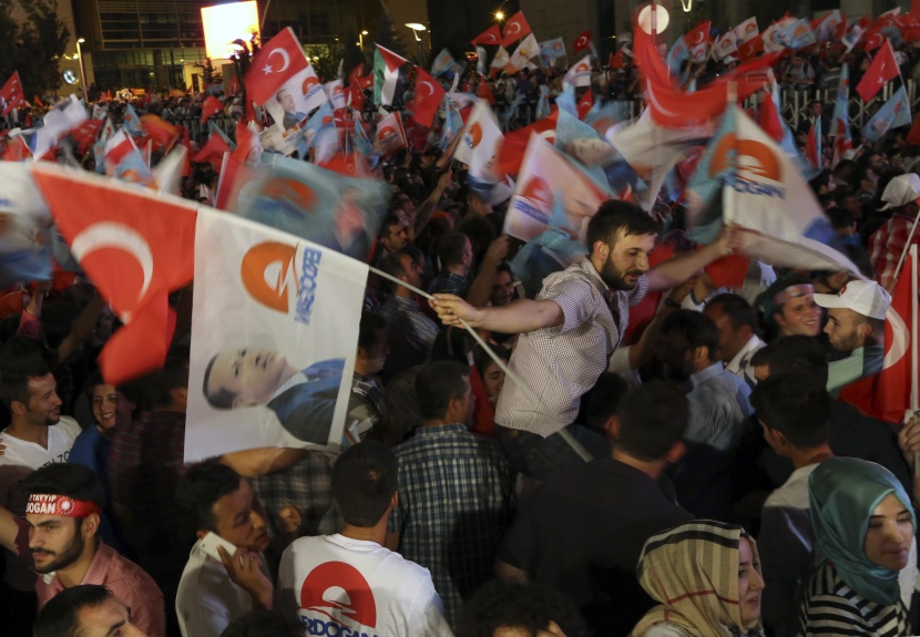 قصة مصورة : أردوغان يشكر أنصاره ويعلن بداية عهد جديد