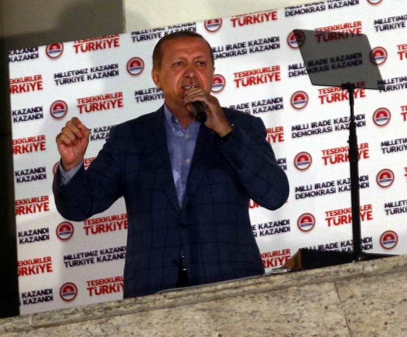 قصة مصورة : أردوغان يشكر أنصاره ويعلن بداية عهد جديد