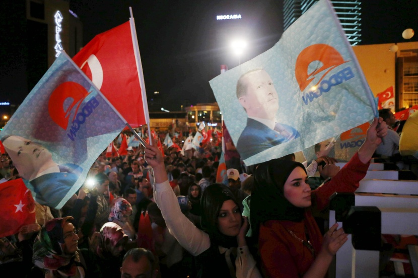 قصة مصورة : أردوغان يشكر أنصاره ويعلن بداية عهد جديد