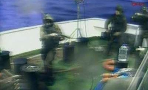 نشطاء أتراك : سنرسل إسطولا بحريا لغزة