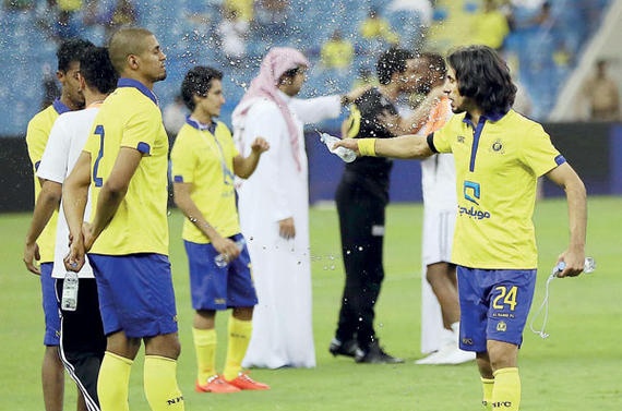 بعد مباراة السوبر.. الانضباط توقف حسين عبد الغني مباراتين