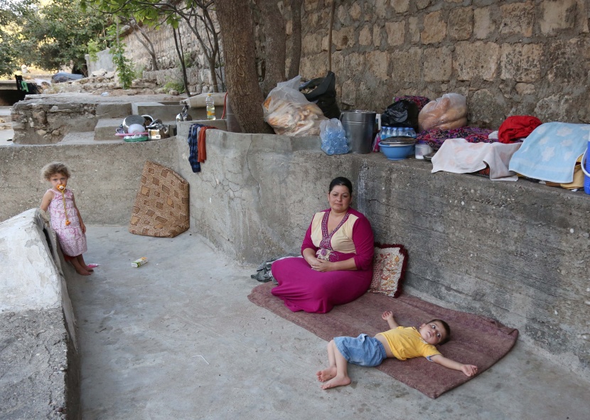 قصة مصورة : نازحون عراقيون أبعدتهم الإضطرابات