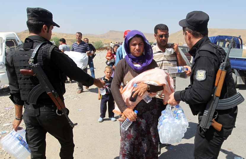 قصة مصورة : نازحون عراقيون أبعدتهم الإضطرابات