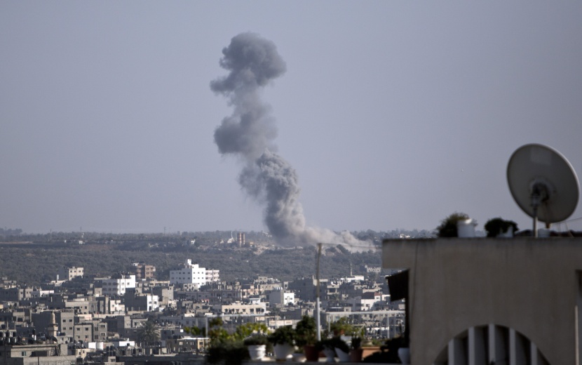 إسرائيل تصّعد.. طائرات حربية تقصف غزة ونتنياهو يأمر الوفد المفاوض بمغادرة القاهرة