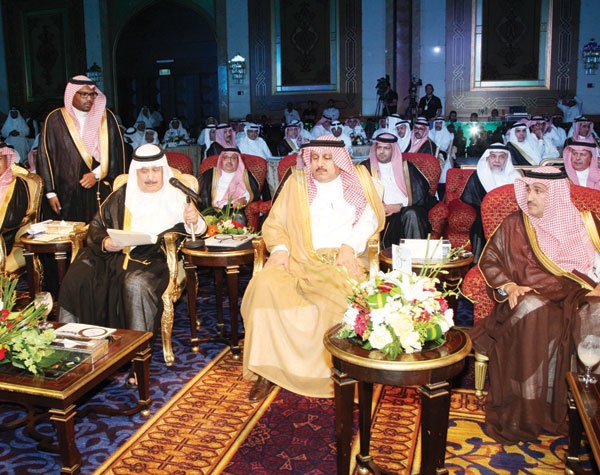 «الخطوط السعودية» تكرم مديرها السابق .. الملحم