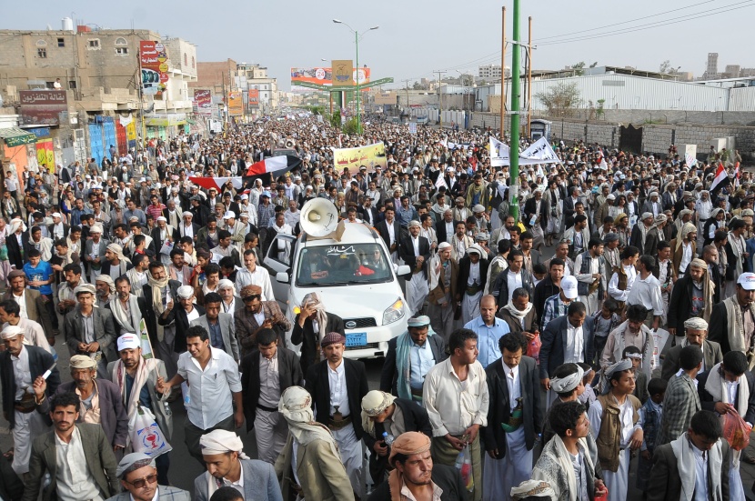 حشود في صنعاء تأييدا لدعوة الرئيس اليمني للإصطفاف الوطني