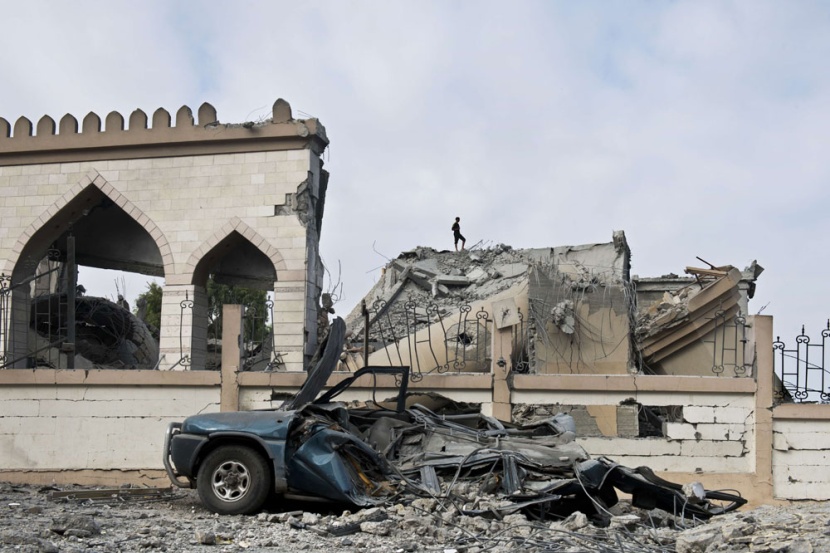 غزة: استشهاد فلسطيني وإصابة ثلاثة في غارة إسرائيلية استهدفت سيارة