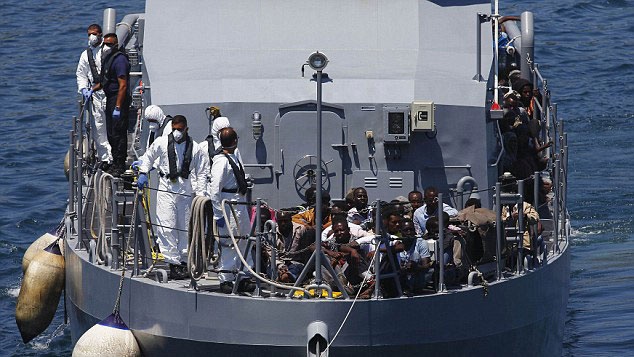 انقاذ 250 مهاجرا قبالة سواحل مالطا