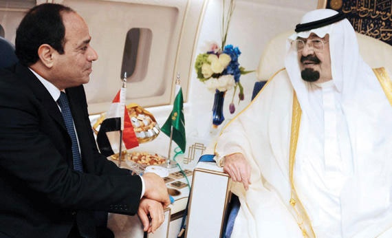 السيسي يمنح الدكتوراه الفخرية لخادم الحرمين الشريفين من جامعة الأزهر