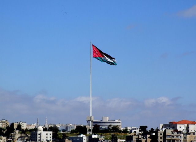 الأردن يطلب من مواطنيه عدم السفر إلى اليمن