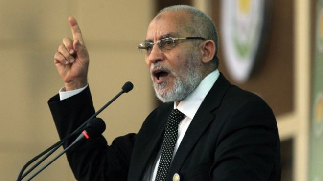 السجن المؤبد لمرشد الإخوان المسلمين في مصر و7 آخرين