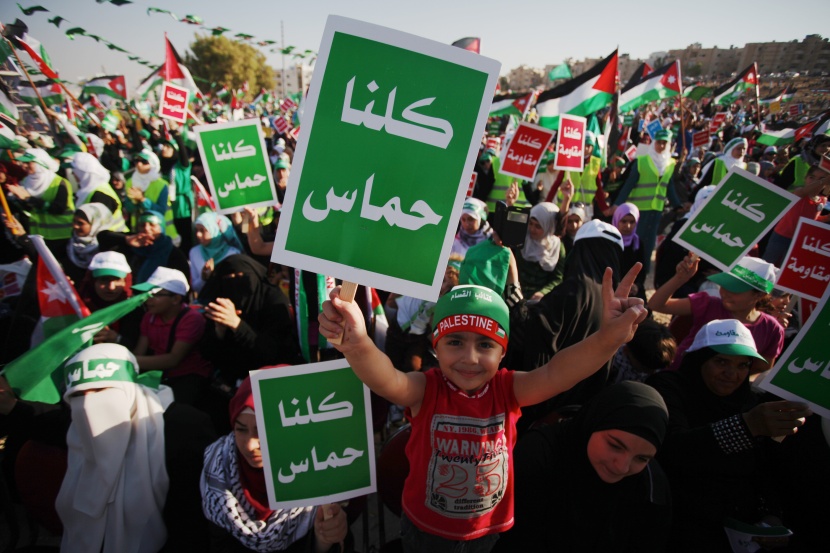 حماس تنظم مهرجان "البيعة و الإنتصار" في الضفة الغربية