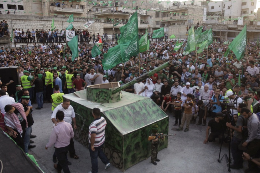 حماس تنظم مهرجان "البيعة و الإنتصار" في الضفة الغربية