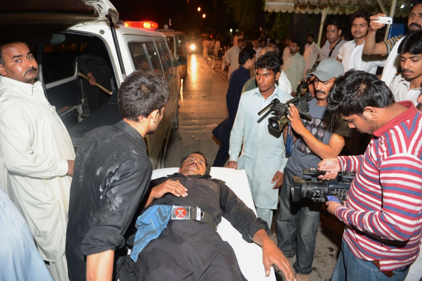 400 جريح ووفاة شخص في المواجهات بين الشرطة والمحتجين في إسلام أباد