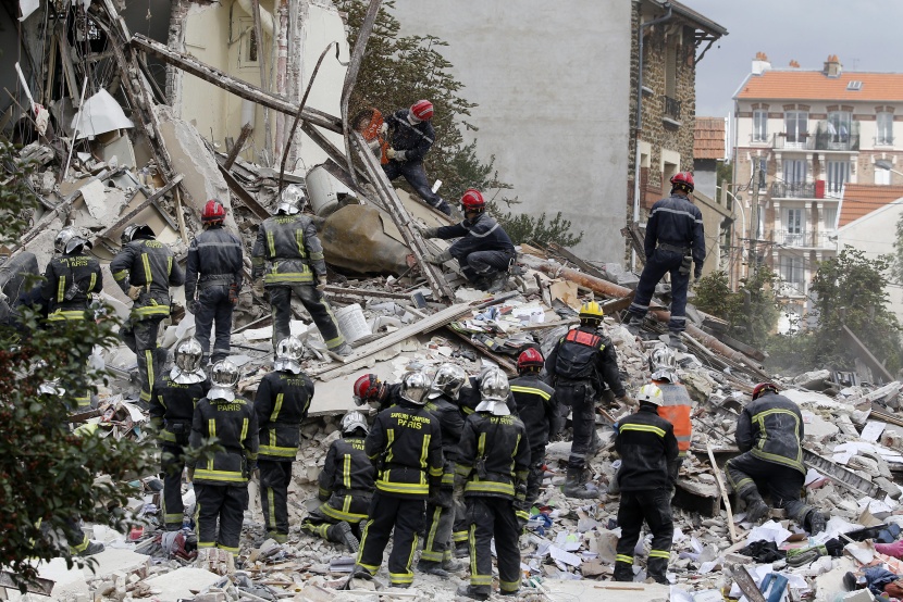 انفجار في مبنى قرب باريس يسفر عن مقتل أربعة أشخاص و إصابة 11 بجروح