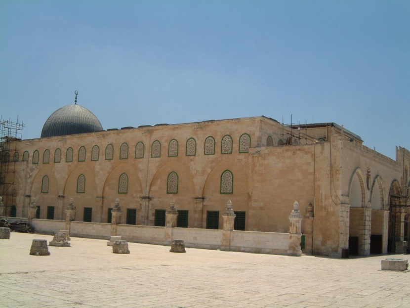 الأردن يدعو المجتمع الدولي لحماية المسجد الأقصى وبواباته