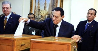 في مثل هذا اليوم .. فوز مبارك في أول انتخابات بالاقتراع المباشر
