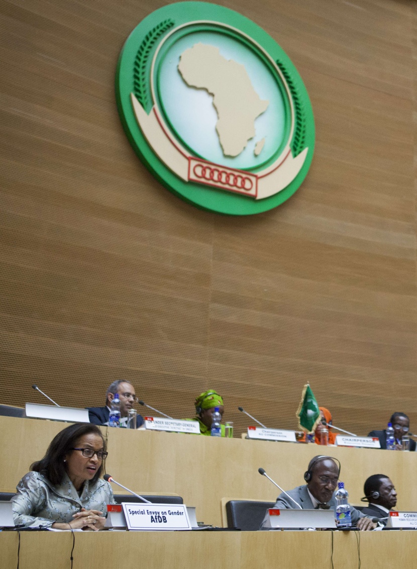 الاتحاد الإفريقي يدعو إلى رفع القيود على السفر التي اتخذت لمكافحة إيبولا